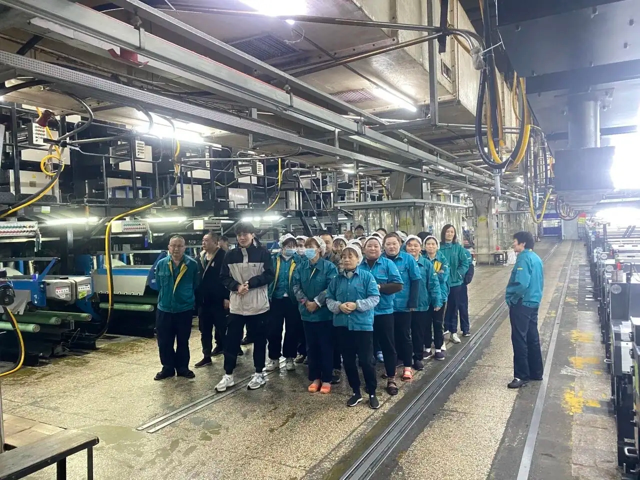 A Changshu poliészter vészkiürítési gyakorlatot végez